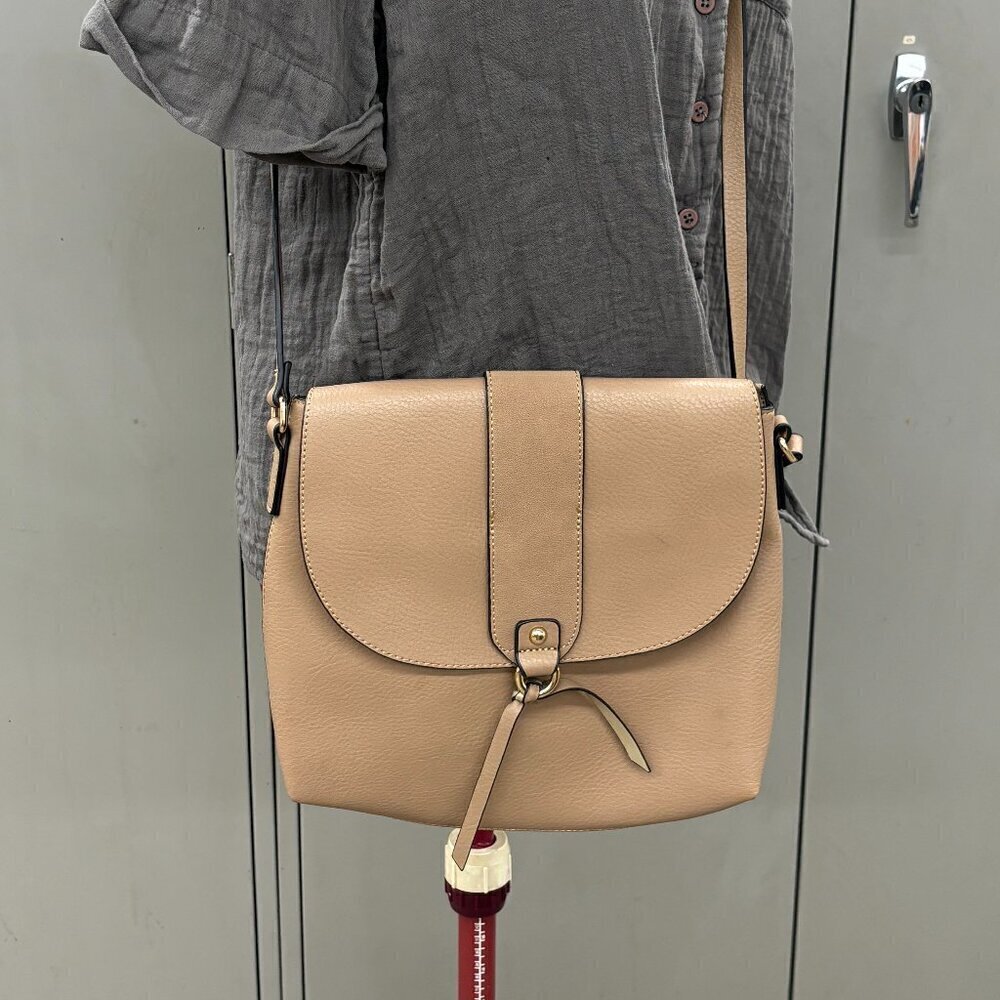 Louenhide Crossbody Bag Vegan Leather Three Pocket Zip Closure Snap Closure